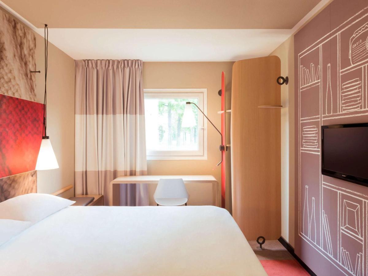 Ibis Nuernberg City Am Plaerrer Bagian luar foto