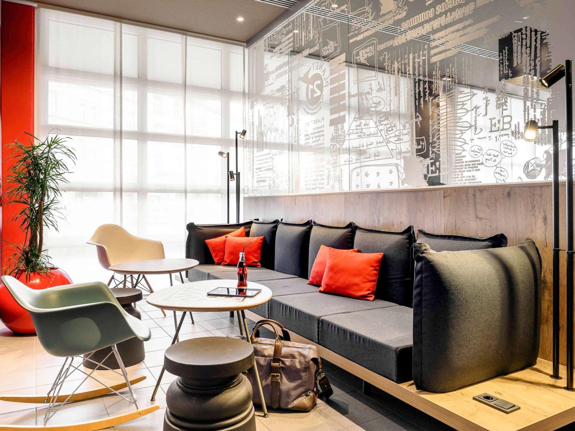 Ibis Nuernberg City Am Plaerrer Bagian luar foto