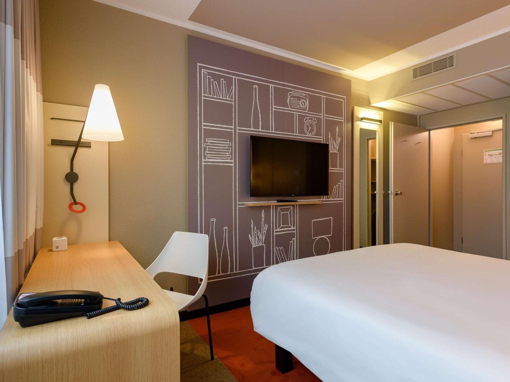 Ibis Nuernberg City Am Plaerrer Bagian luar foto