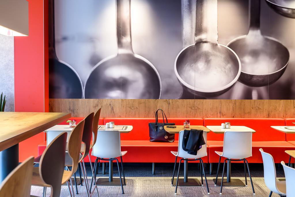 Ibis Nuernberg City Am Plaerrer Bagian luar foto